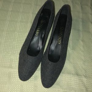 Siamanto Women’s Gray Wool Type Fabric Shoes